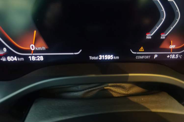 Used BMW X4 2021 xDrive 25i M Sport Night Edition package Odometer Close Up