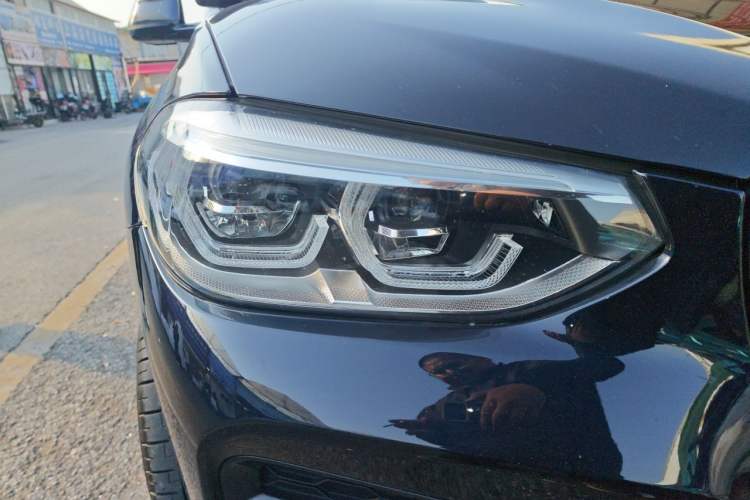 Used BMW X4 2021 xDrive 25i M Sport Night Edition package Right Front Headlight