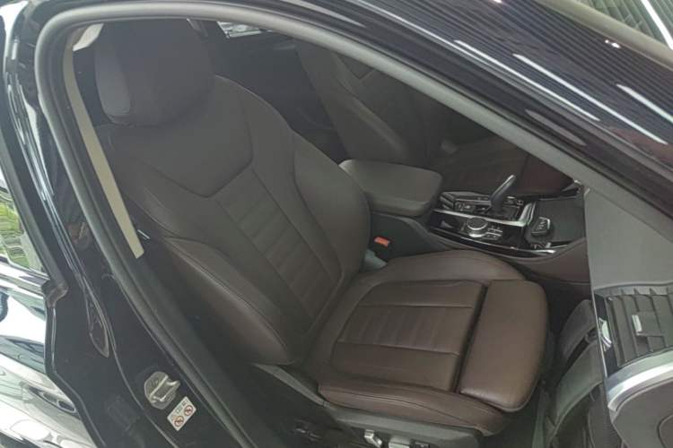 Used BMW X4 2021 xDrive 25i M Sport Package Right Front Seat
