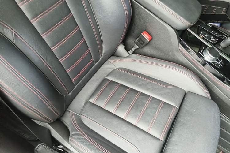 Used BMW X4 2021 xDrive 25i M Sport Package Right Front Seat