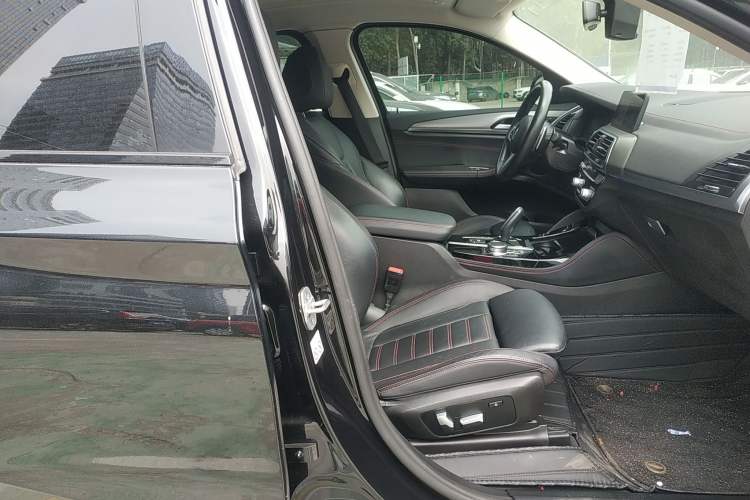 Used BMW X4 2021 xDrive 25i M Sport Package Right Front Seat