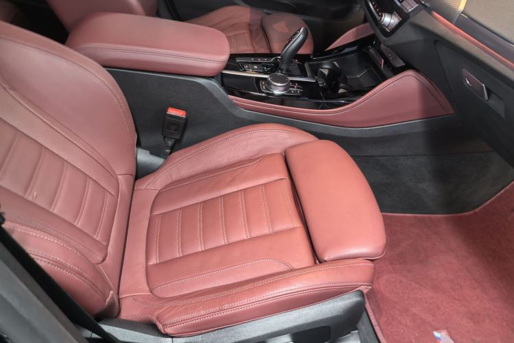 Used BMW X4 2021 xDrive 25i M Sport Night Edition package Right Front Seat