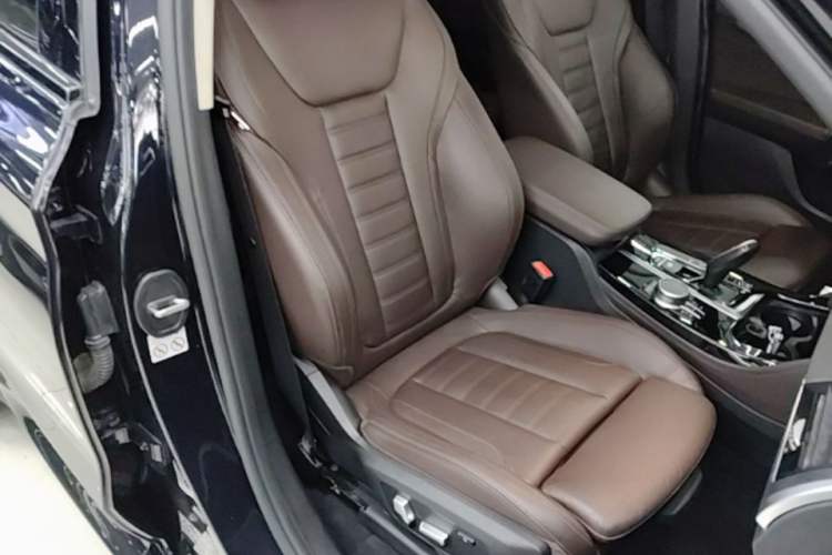 Used BMW X4 2021 xDrive 25i M Sport Package Right Front Seat