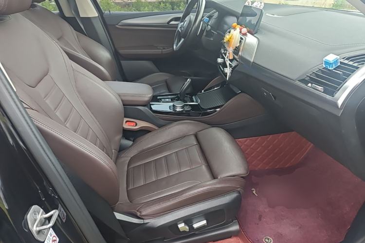 Used BMW X4 2021 Restyled xDrive 25i M Sport Package Right Front Seat