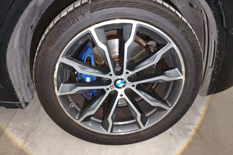 Used BMW X4 2021 xDrive 25i M Sport Package Right Front Wheel Hub