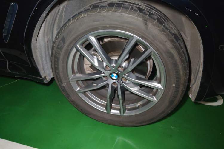 Used BMW X4 2021 Restyled xDrive 25i M Sport Package Right Front Wheel Hub