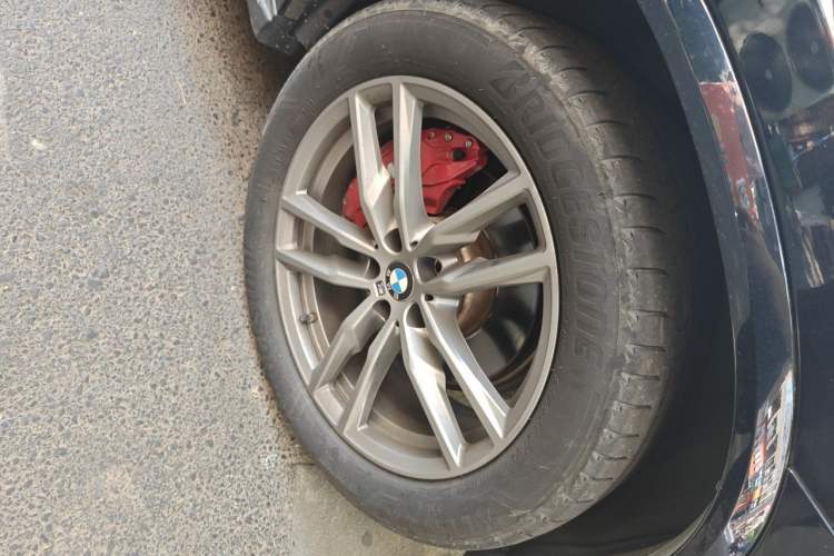 Used BMW X4 2021 xDrive 25i M Sport Package Right Front Wheel Hub