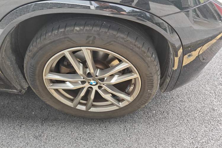 Used BMW X4 2021 xDrive 25i M Sport Package Right Front Wheel Hub