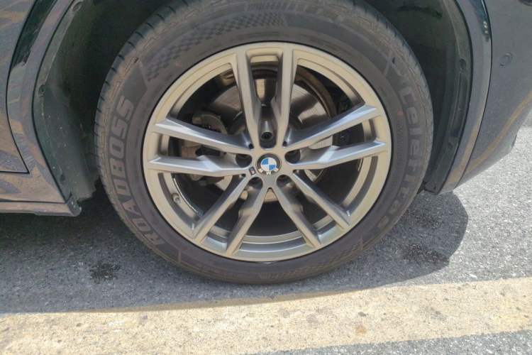 Used BMW X4 2021 xDrive 25i M Sport Package Right Front Wheel Hub