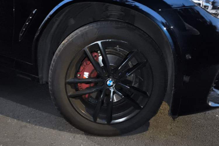 Used BMW X4 2021 Restyled xDrive 25i M Sport Package Right Front Wheel Hub