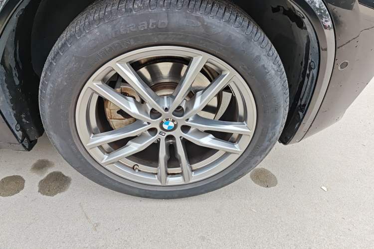 Used BMW X4 2021 xDrive 25i M Sport Package Right Front Wheel Hub