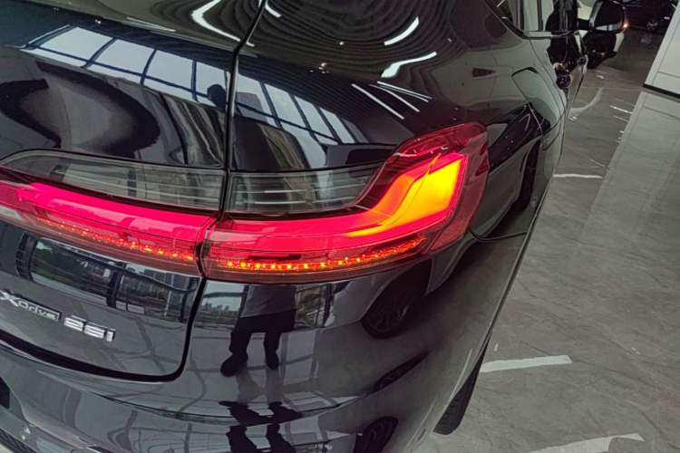 Used BMW X4 2021 xDrive 25i M Sport Package Right Rear Taillight