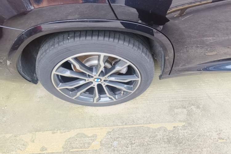 Used BMW X4 2021 xDrive 25i M Sport Night Edition package Right Rear Wheel Hub