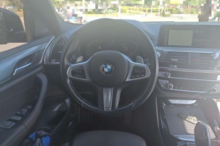 Used BMW X4 2021 xDrive 30i M Sport Night Edition package Steering Wheel