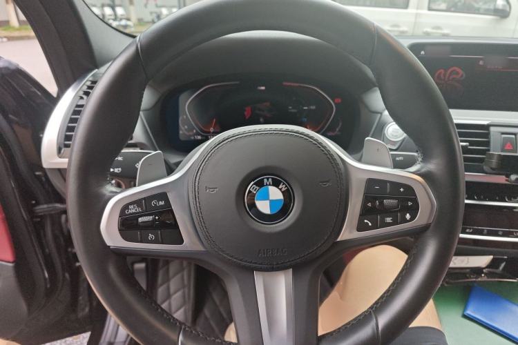 Used BMW X4 2021 xDrive 30i M Sport Night Edition package Steering Wheel
