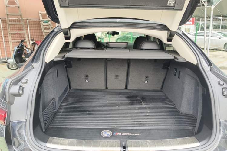Used BMW X4 2021 xDrive 25i M Sport Package Trunk
