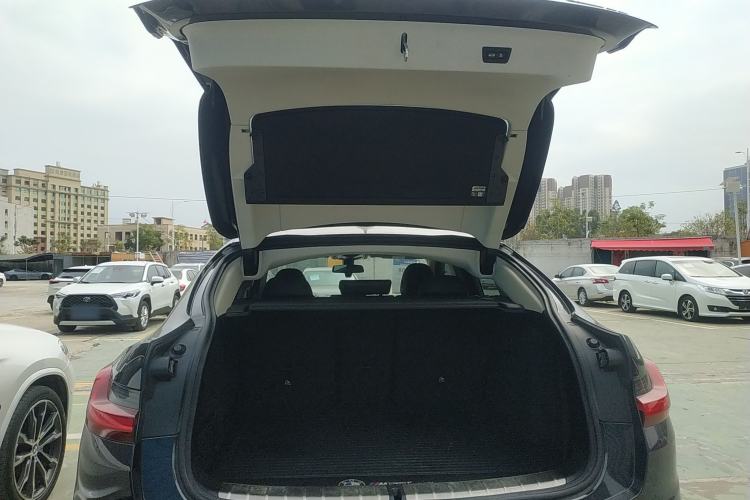 Used BMW X4 2021 xDrive 25i M Sport Package Trunk