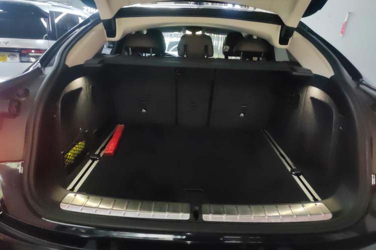 Used BMW X4 2021 xDrive 25i M Sport Package Trunk