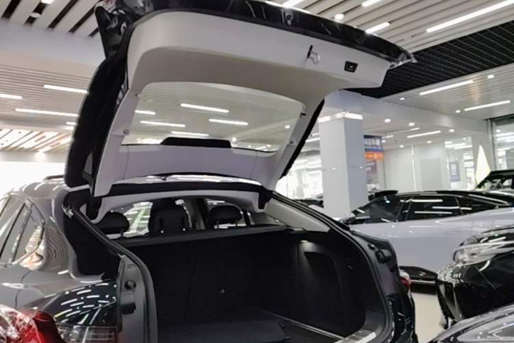 Used BMW X4 2021 xDrive 25i M Sport Package Trunk