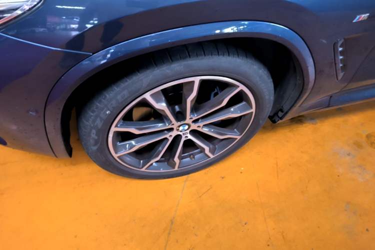 Used BMW X4 2021 Restyled xDrive 30i M Sport Night Edition Package Left Front Wheel Hub