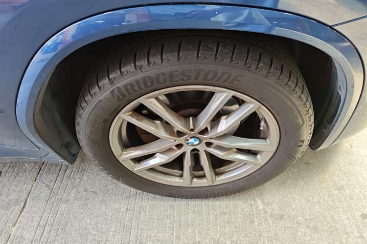 Used BMW X4 2021 xDrive 25i M Sport Package Right Front Wheel Hub