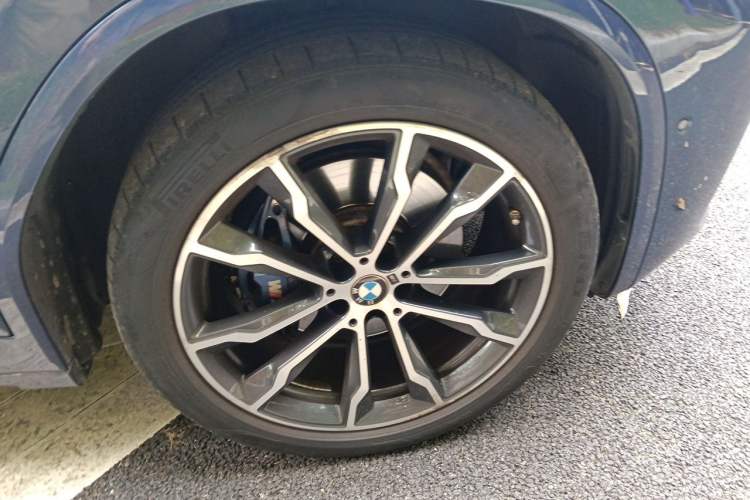 Used BMW X4 2021 Restyled xDrive 30i M Sport Night Edition Package Right Front Wheel Hub