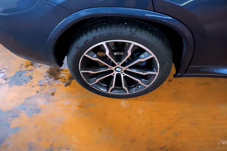 Used BMW X4 2021 Restyled xDrive 30i M Sport Night Edition Package Right Rear Wheel Hub