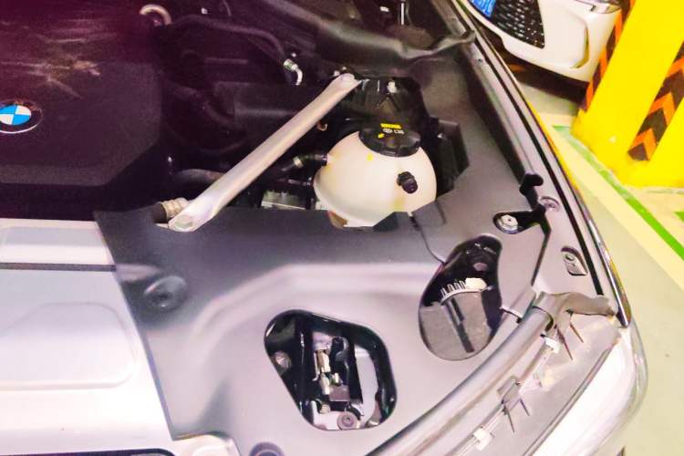 Used BMW X4 2021 xDrive 25i M Sport Package Engine Bay Left