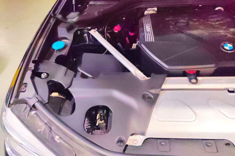 Used BMW X4 2021 xDrive 25i M Sport Package Engine Bay Right