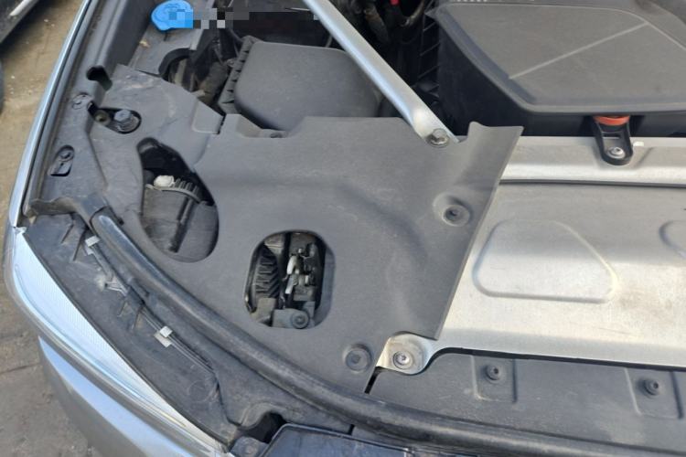 Used BMW X4 2021 xDrive 25i M Sport Package Engine Bay Right