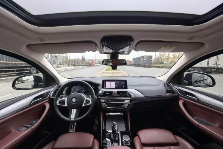 Used BMW X4 2021 xDrive 25i M Sport Package Interior 1