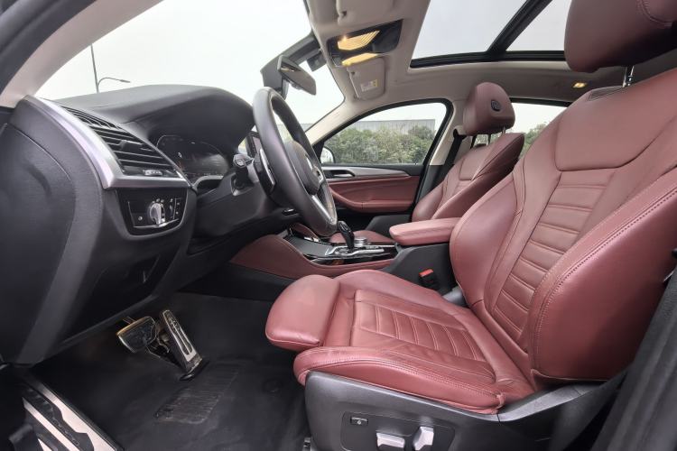 Used BMW X4 2021 xDrive 25i M Sport Package Interior 3