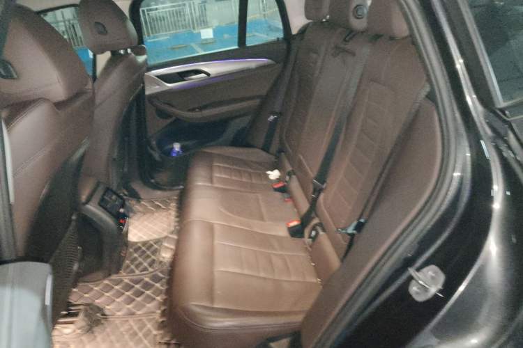 Used BMW X4 2021 xDrive 25i M Sport Package Left Rear Seat
