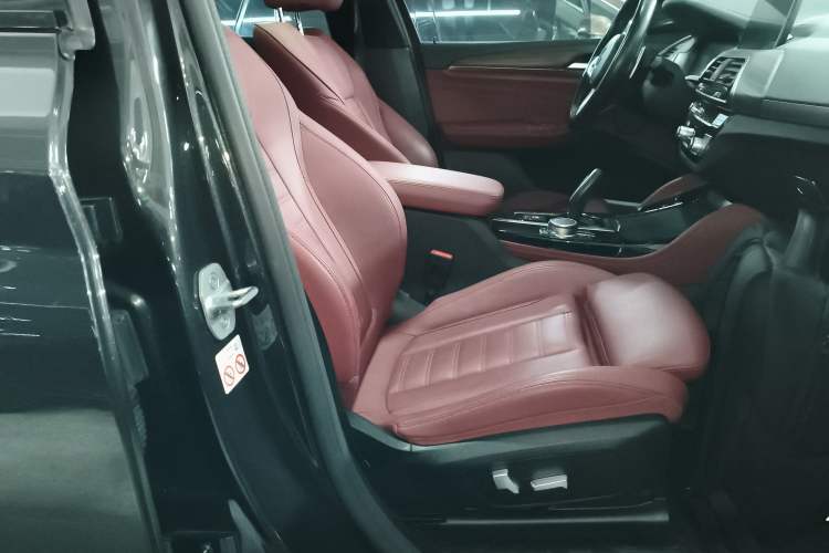 Used BMW X4 2021 Restyled xDrive 30i M Sport Night Edition Package Right Front Seat