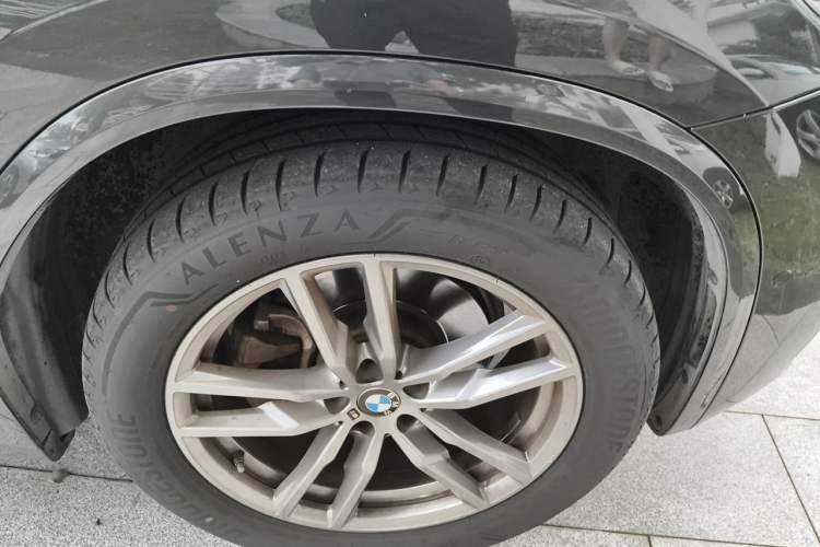 Used BMW X4 2021 xDrive 25i M Sport Package Right Front Wheel Hub