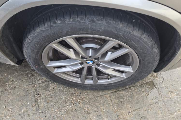 Used BMW X4 2021 xDrive 25i M Sport Package Right Front Wheel Hub