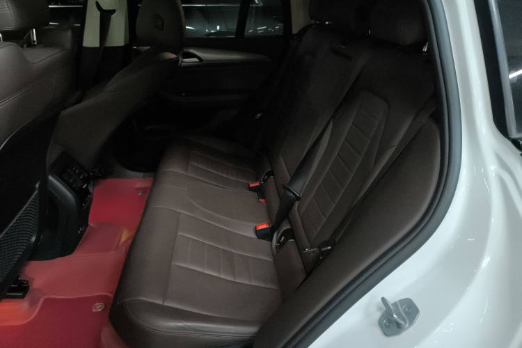 Used BMW X4 2021 xDrive 25i M Sport Package Interior 4