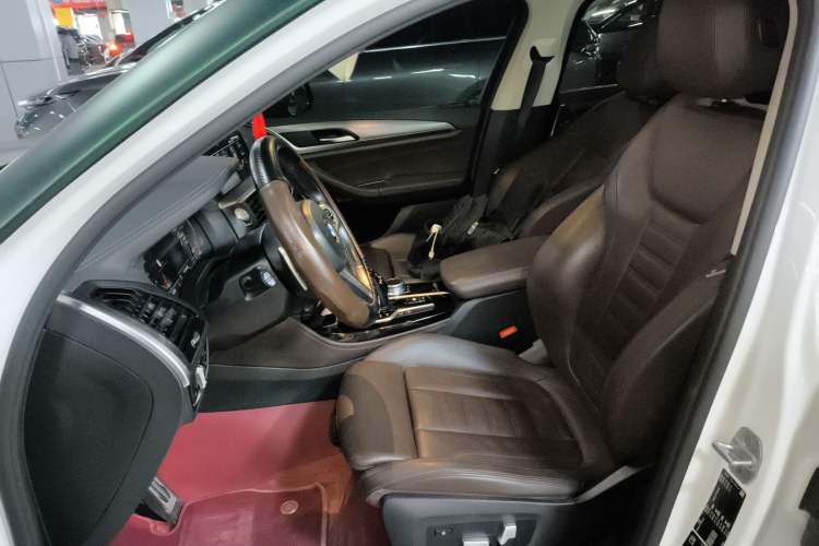 Used BMW X4 2021 xDrive 25i M Sport Package Left Front Seat