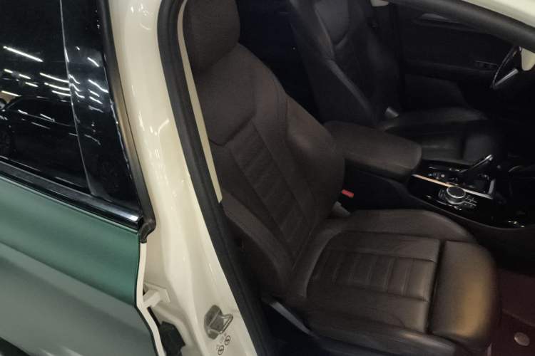Used BMW X4 2021 xDrive 25i M Sport Package Right Front Seat