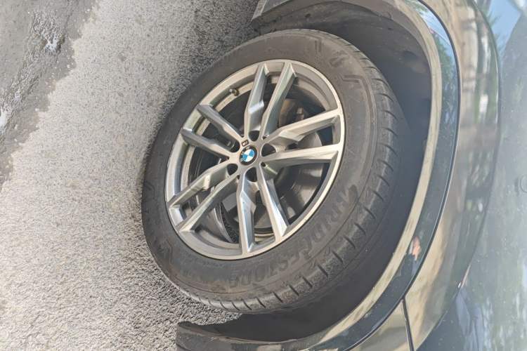 Used BMW X4 2021 xDrive 25i M Sport Package Right Front Wheel Hub
