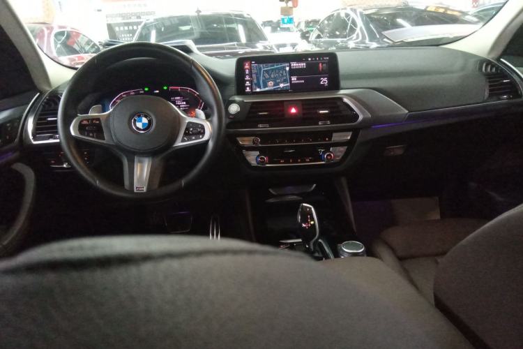 Used BMW X4 2021 xDrive 25i M Sport Package Center Console