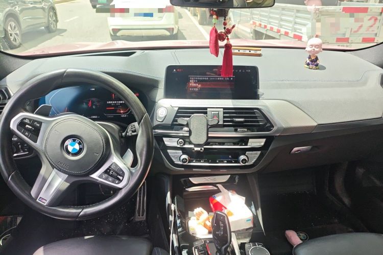Used BMW X4 2021 xDrive 30i M Sport Night Edition package Center Console