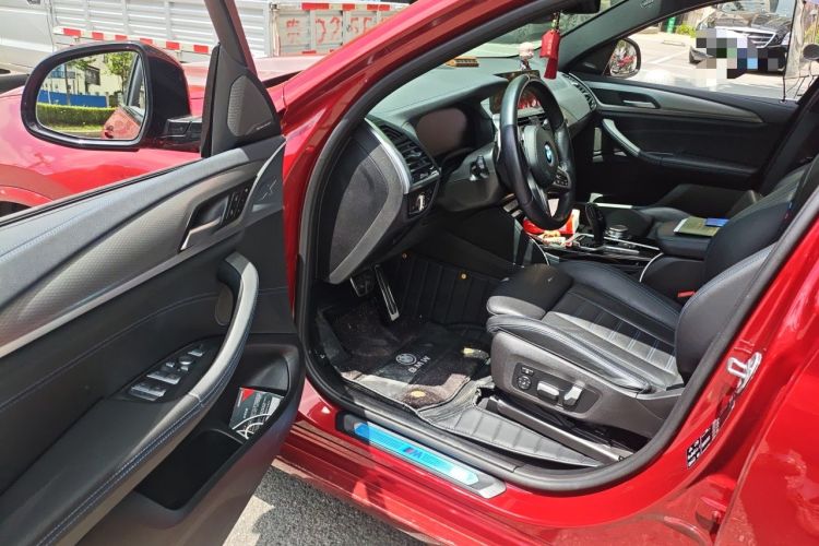 Used BMW X4 2021 xDrive 30i M Sport Night Edition package Driver Seat