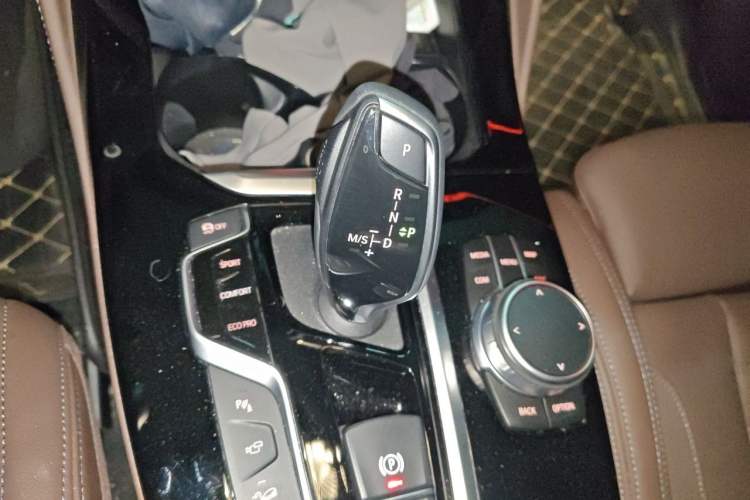 Used BMW X4 2021 xDrive 25i M Sport Night Edition package Gear Lever
