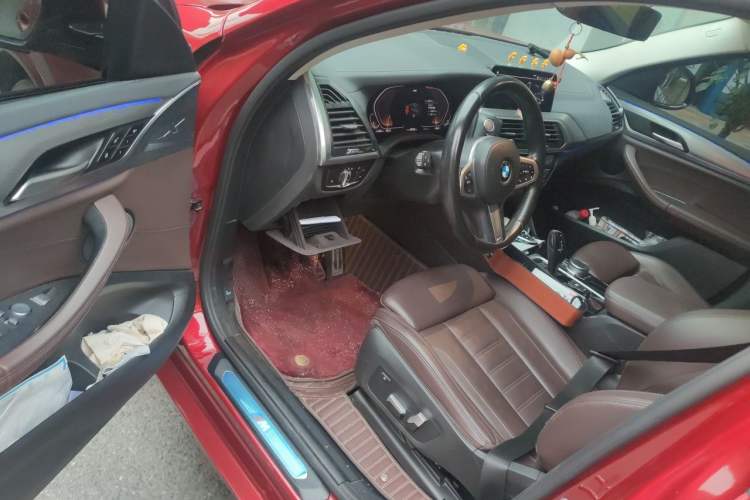 Used BMW X4 2021 xDrive 25i M Sport Package Interior 3