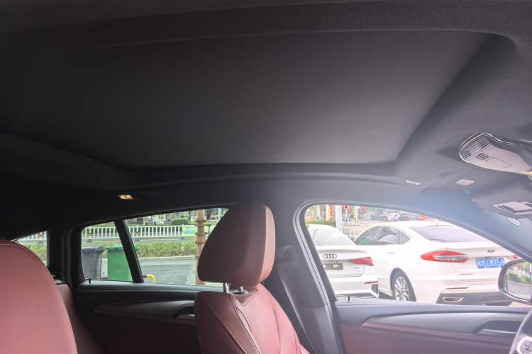 Used BMW X4 2021 xDrive 25i M Sport Night Edition package Interior 6