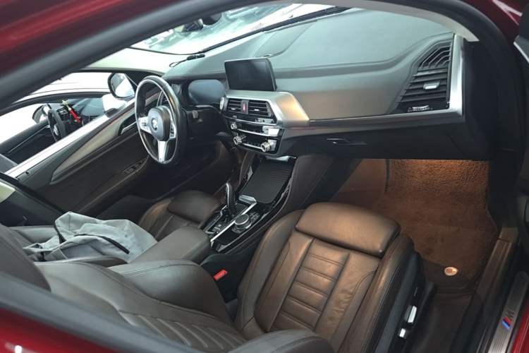Used BMW X4 2021 Restyled xDrive 25i M Sport Package Right Front Seat