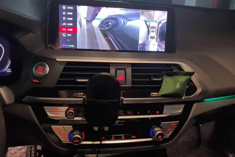 Used BMW X4 2021 Restyled xDrive 25i M Sport Night Edition Package Audio And AC Panel
