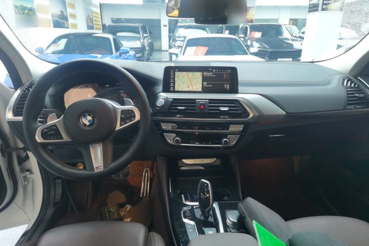 Used BMW X4 2021 xDrive 25i M Sport Package Center Console