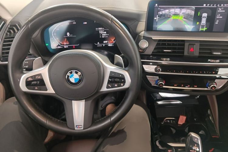 Used BMW X4 2021 xDrive 25i M Sport Package Center Console